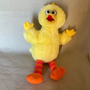 Vintage Tyco Sesame Street Big Bird; laughs and say “peekaboo”